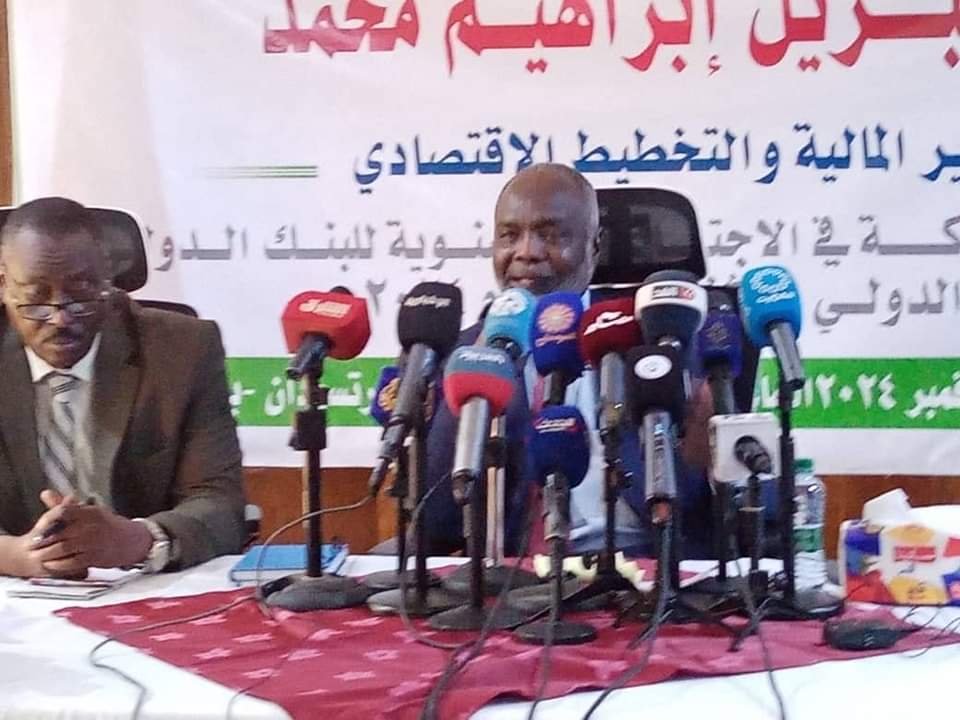 جبريل: الدولة تعرف احتياجات الحرب ولن نمنح الامارات سنتمتر واحد من أرض السودان